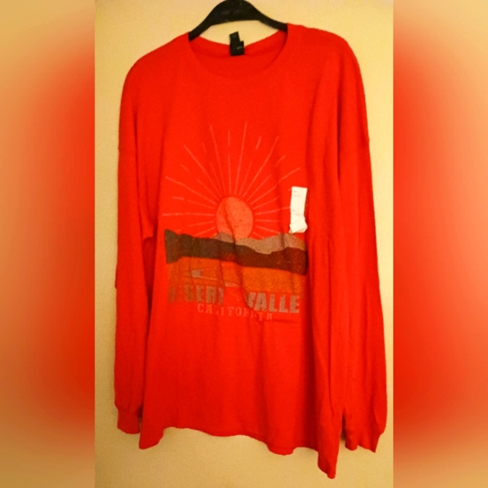 Desert Valley red long sleeve tee shirt Sz M nwt